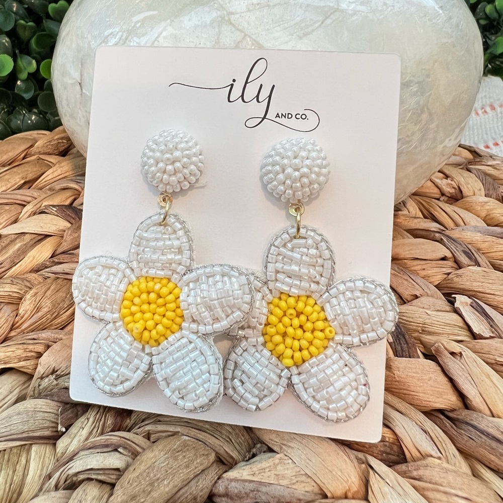 New Daisy Beaded Earrings | Dangle | Lightweight | Boutique | White and Yellow